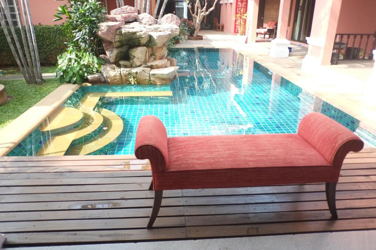 พระตำหนักวิลล่า 10 ห้องนอน พร้อมสระว่ายน้ำส่วนตัว Pattaya Buitenkant foto