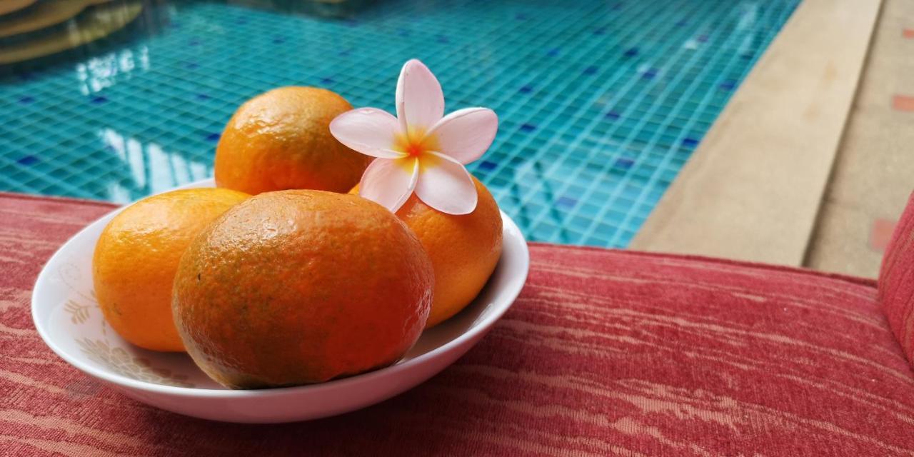 พระตำหนักวิลล่า 10 ห้องนอน พร้อมสระว่ายน้ำส่วนตัว Pattaya Buitenkant foto