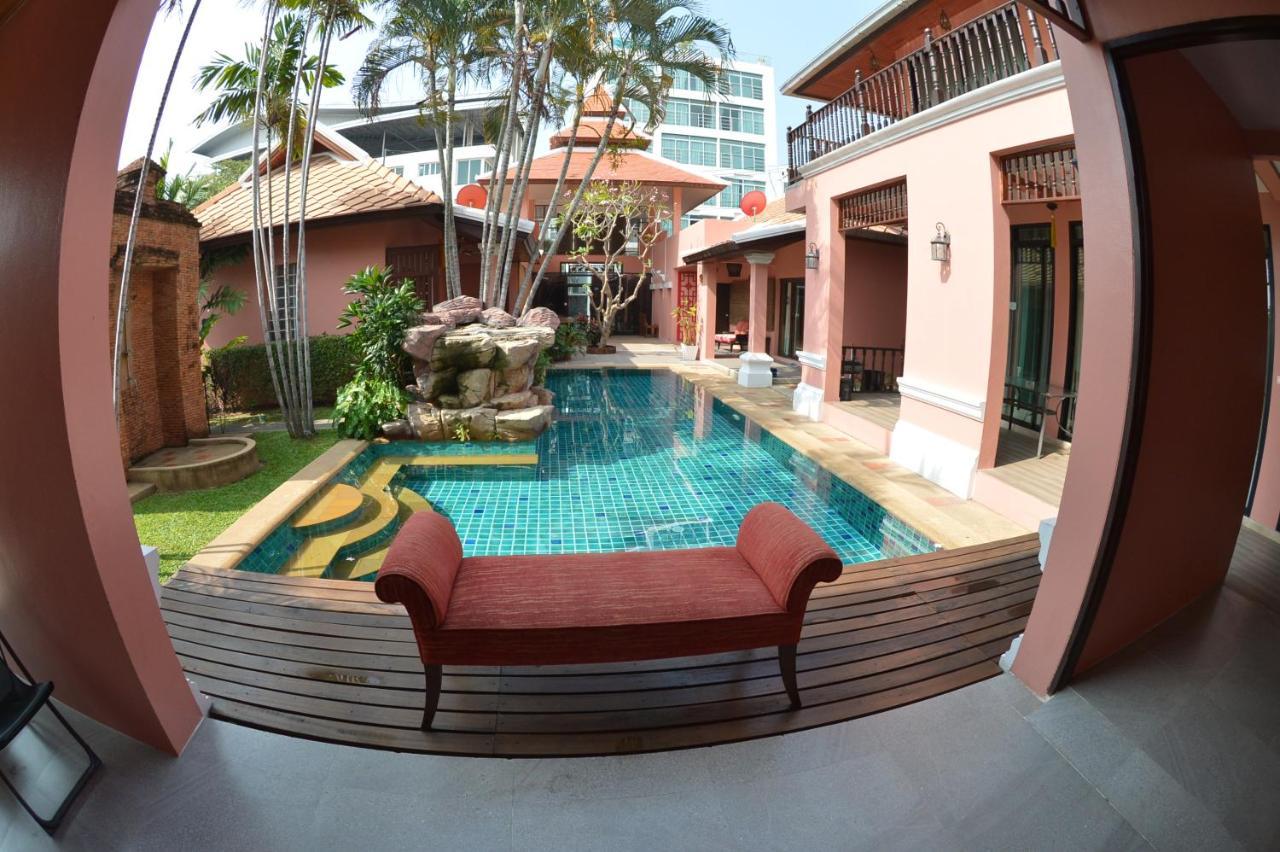 พระตำหนักวิลล่า 10 ห้องนอน พร้อมสระว่ายน้ำส่วนตัว Pattaya Buitenkant foto