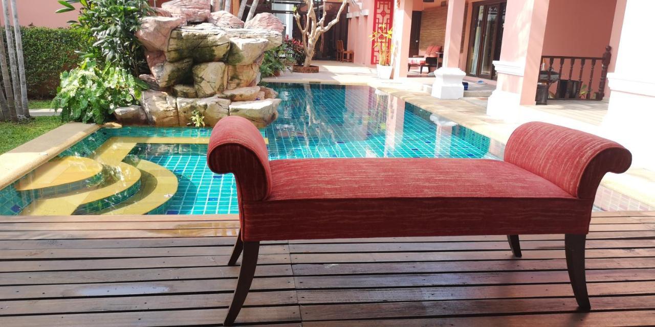 พระตำหนักวิลล่า 10 ห้องนอน พร้อมสระว่ายน้ำส่วนตัว Pattaya Buitenkant foto